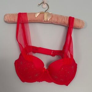 Victoria's Secret Dream Angels Push-up Bra in Red Lace and Tulle